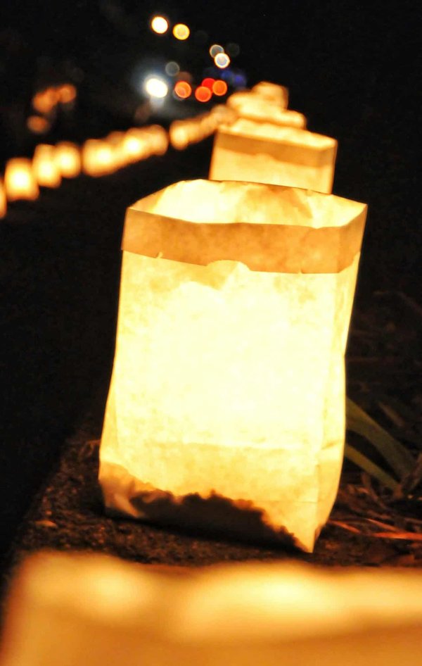 Quels sont les critères pour choisir des luminaires étanches pour l'éclairage de la piscine?