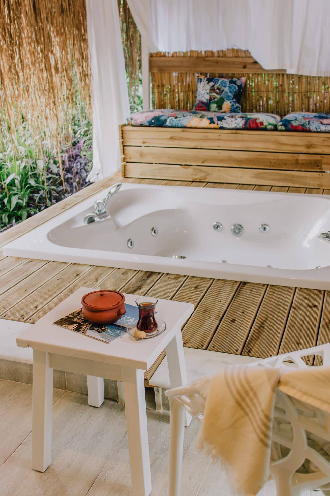 Comment intégrer un spa de détente dans votre jardin ?