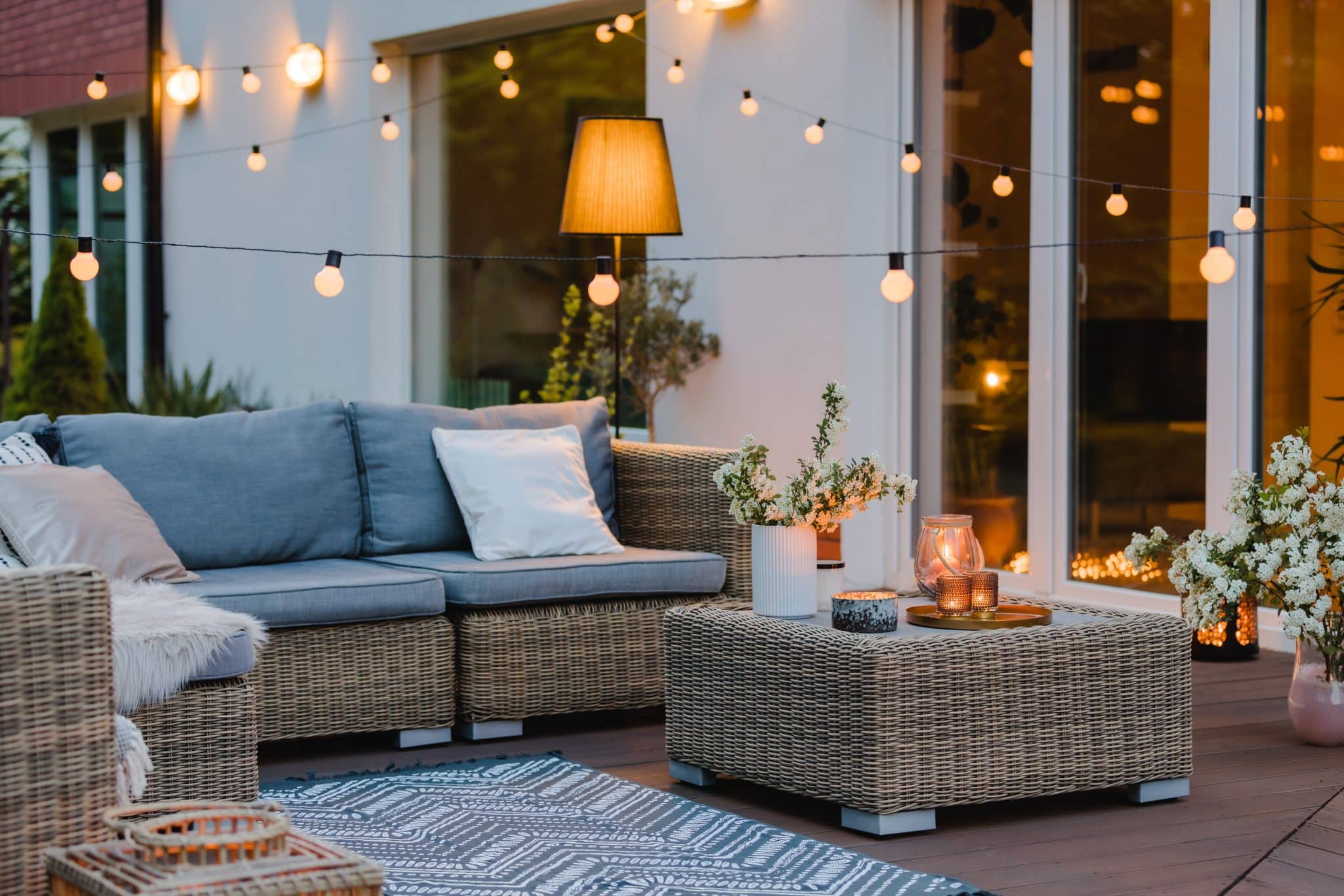 Sublimer la terrasse grâce au bon choix d’un mobilier extérieur : ce qu’il faut savoir